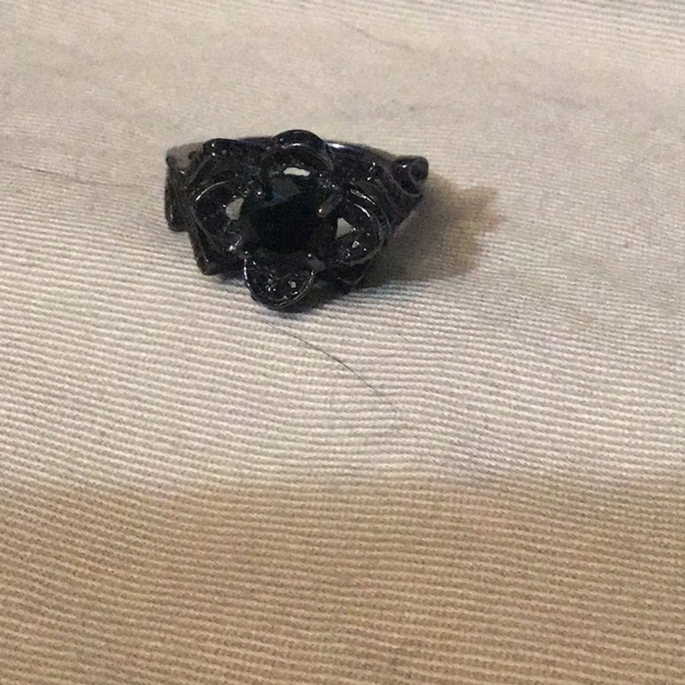 Black rose ring